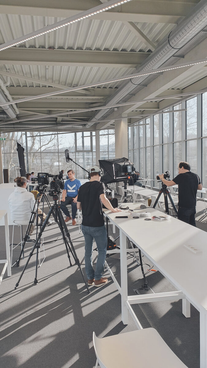 Behind the Scenes – Testimonial-Interview