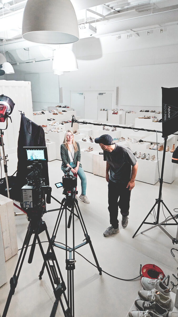 Behind the Scenes – Interviewsituation beim Testimonial-Dreh